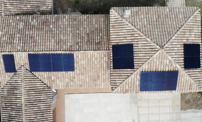 Pose et installation de panneaux photovoltaïques à Le Val, Brignoles, Ma Gestion Électrique